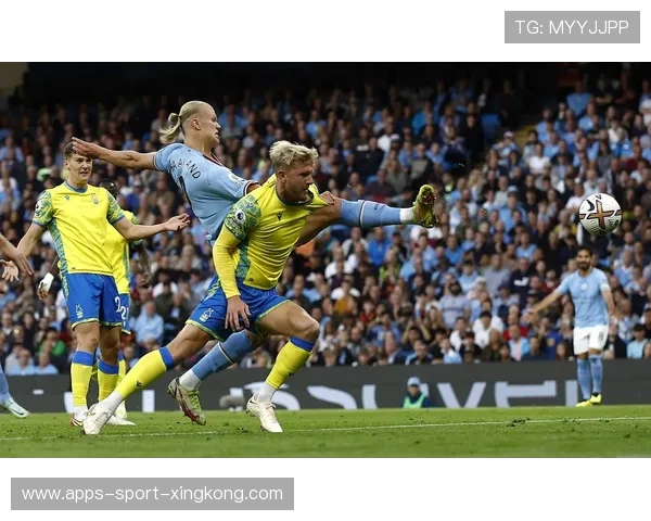 曼城斯通斯头球攻门再次展现头球优势